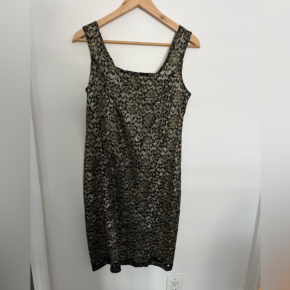 Vintage fitted lace dress